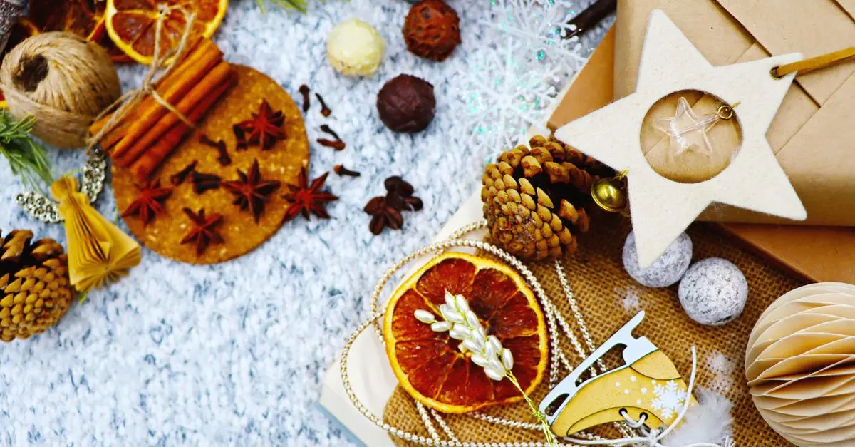 10 Decors de Noël Écoresponsables à Adopter pour des Fêtes Parfaites
