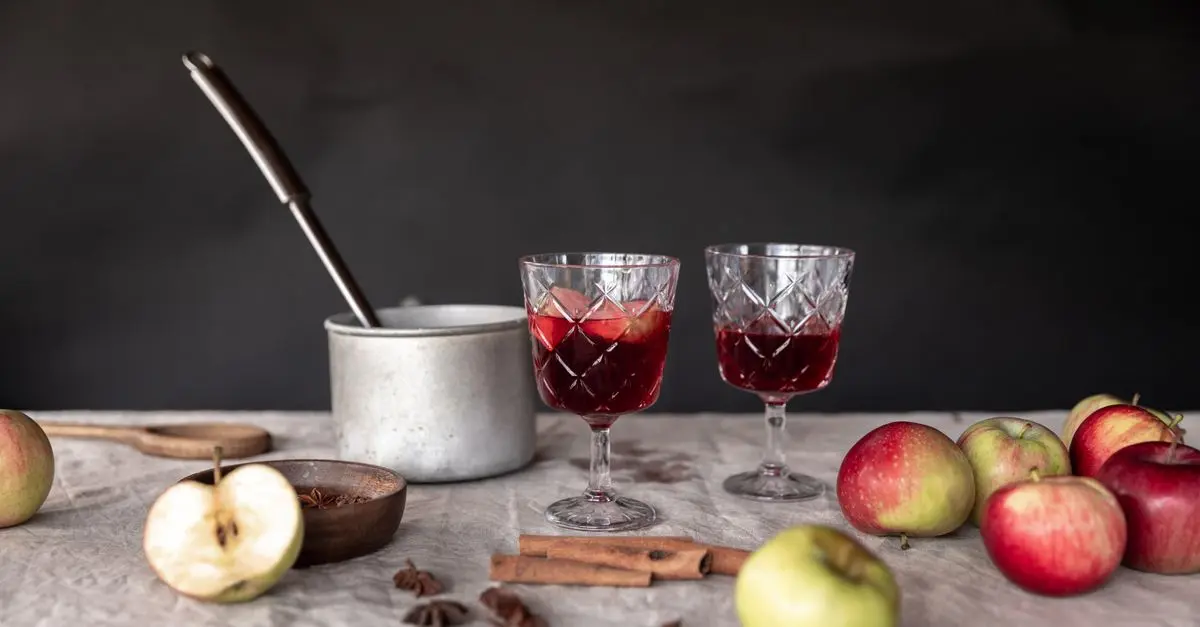 Les Secrets d'un Vin Chaud Parfait pour Noël